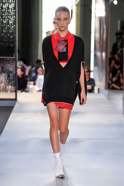 Look 95